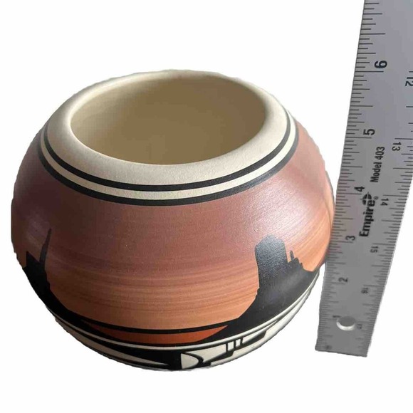 Vintage Native American Indian Art Hand Painted /‎ Desert Skyline - Signed- - Picture 6 of 8